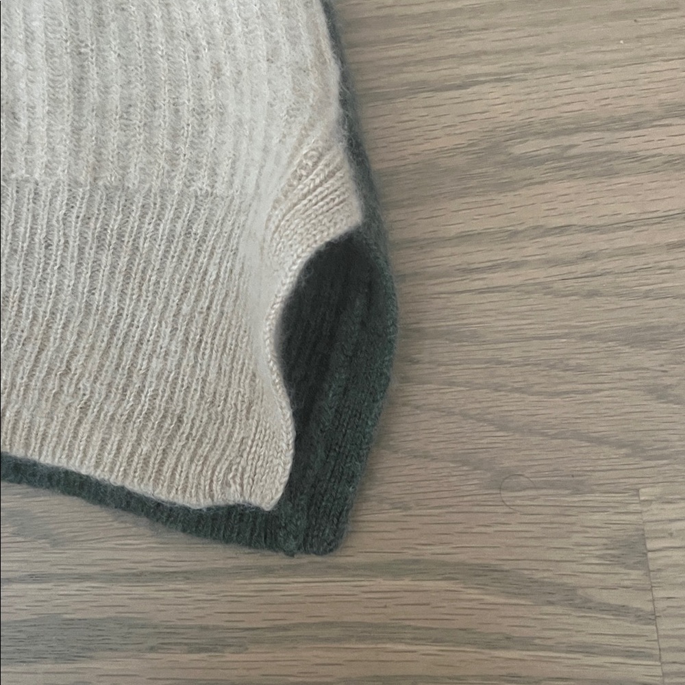Seaspun Cashmere Sweater by Vineyard Vines | small - Picture 6 of 7
